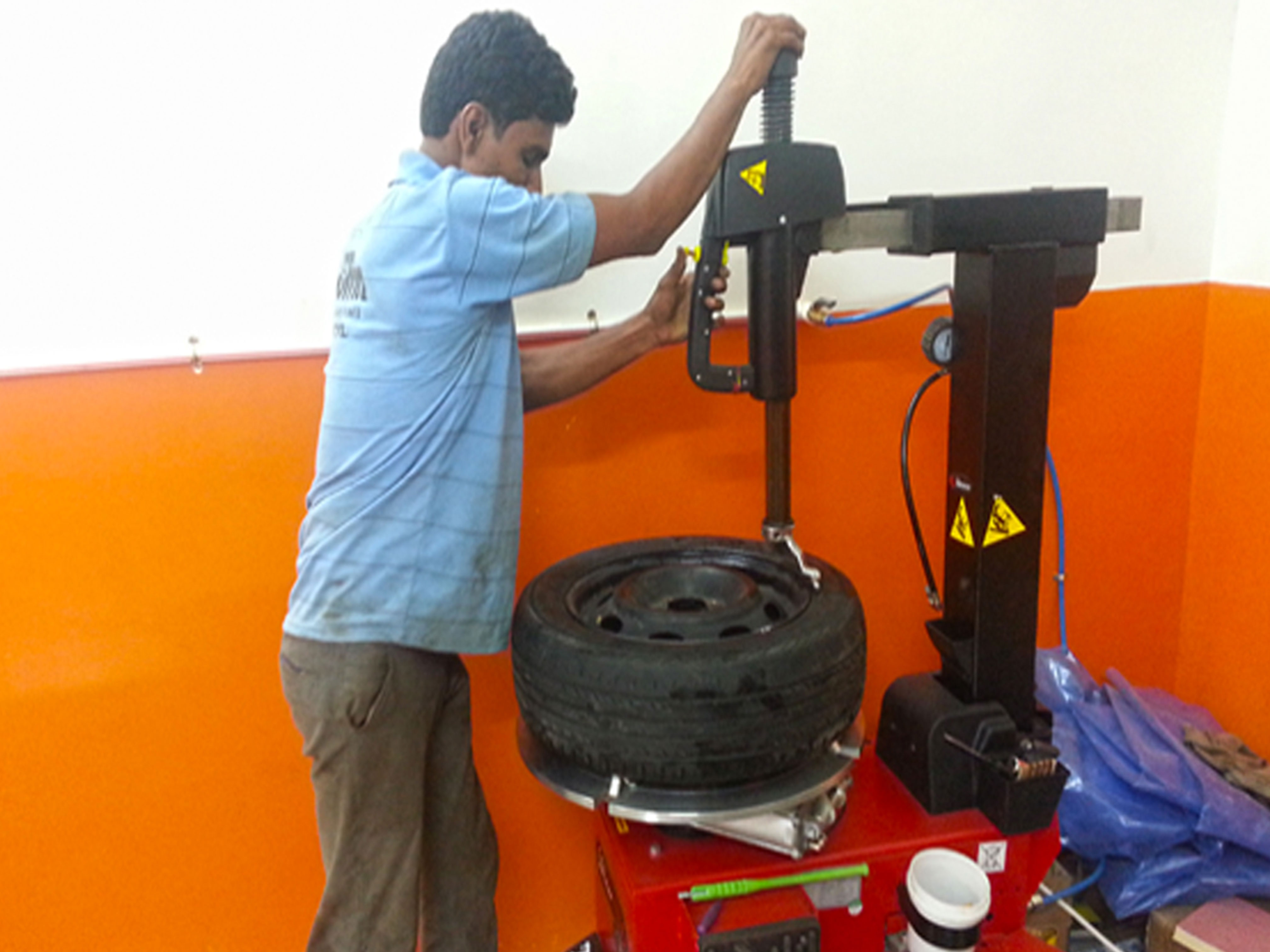 tyre-changing-service